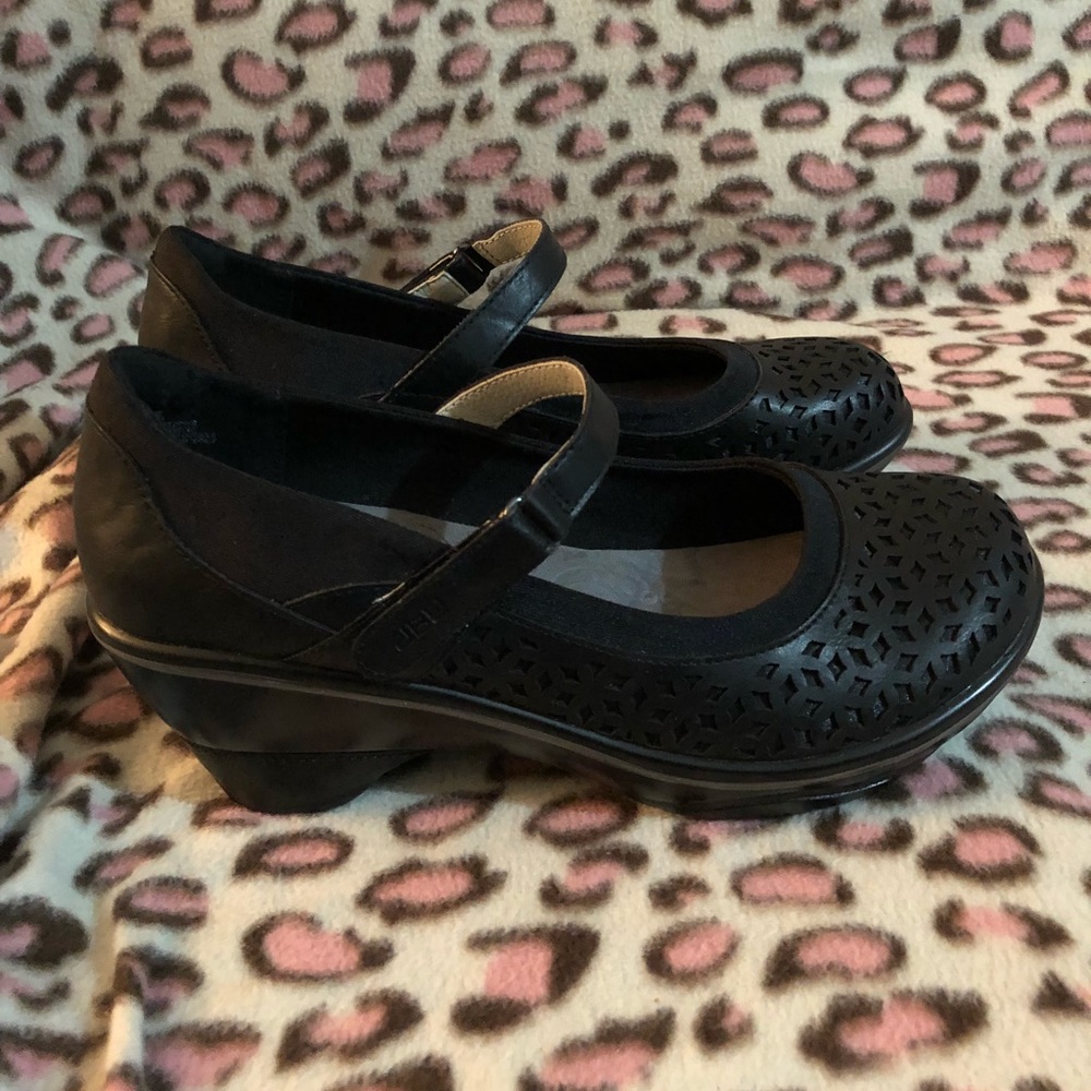 Jambu Shoes